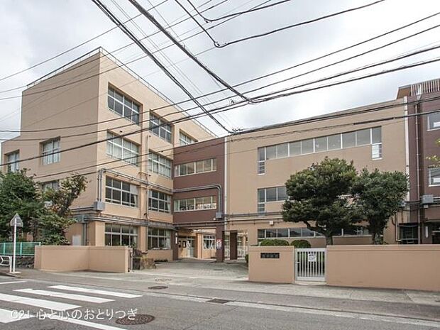 座間市立西中学校まで1055m