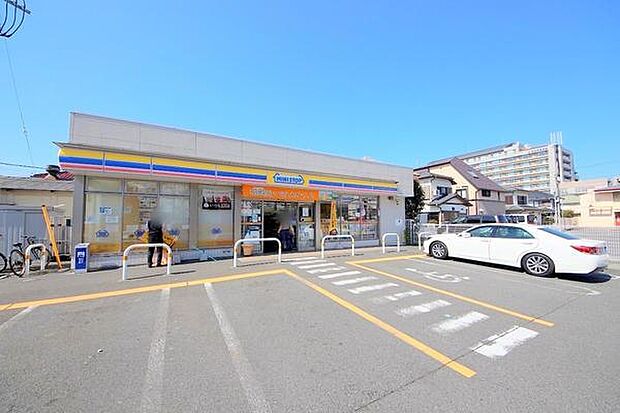ミニストップ町田街道旭店まで450m