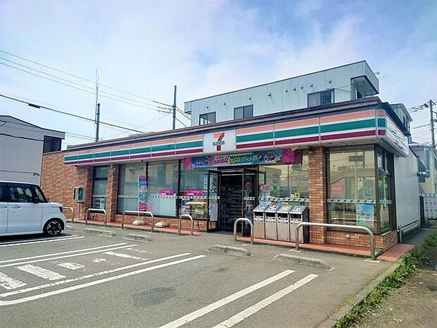 セブンイレブン相模原高根1丁目店まで812m