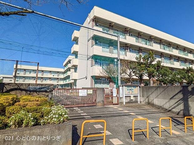 町田市立山崎小学校まで286m