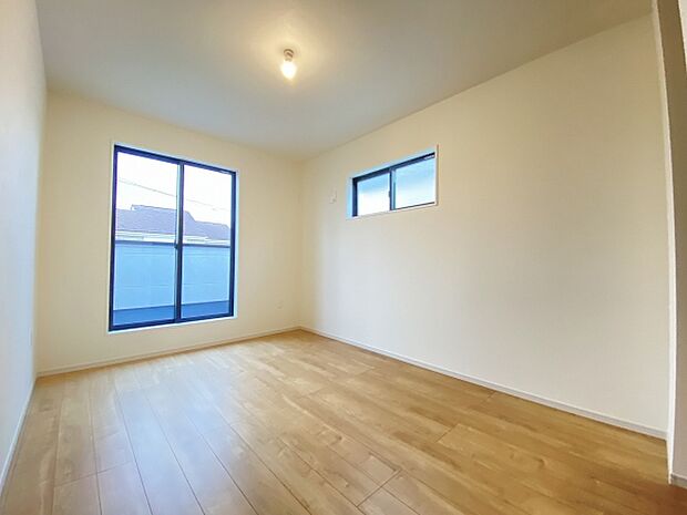 断熱性と結露防止に活躍してくれるペアサッシを採用!