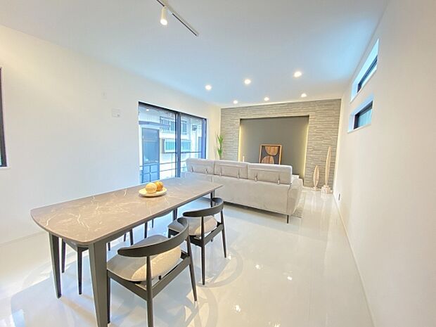 お洒落な雑貨屋さんで見つけた、あの小物やインテリアも置ける!そんな喜びをここで叶えませんか。