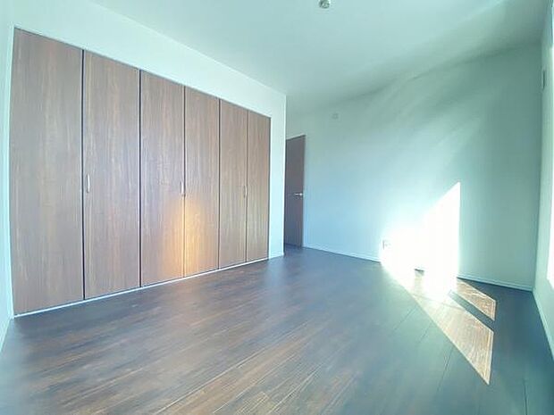 断熱性と結露防止に活躍してくれるペアサッシを採用！