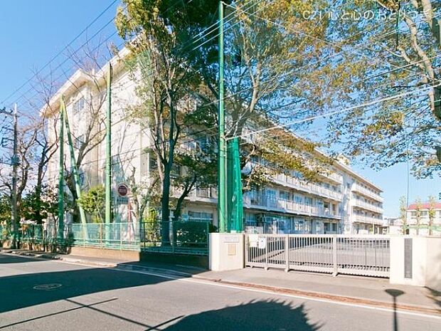 横浜市立瀬谷さくら小学校まで450m