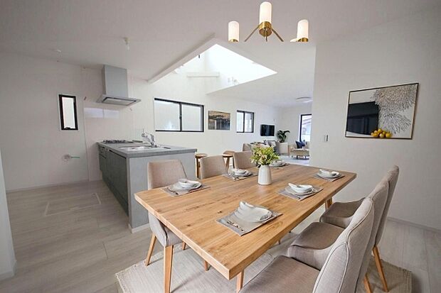 本画像はCGで作成しており、実際に現地に家具は置かれておりません。また、価格に家具は含まれておりません。