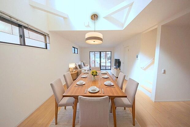 本画像はCGで作成しており、実際に現地に家具は置かれておりません。また、価格に家具は含まれておりません。