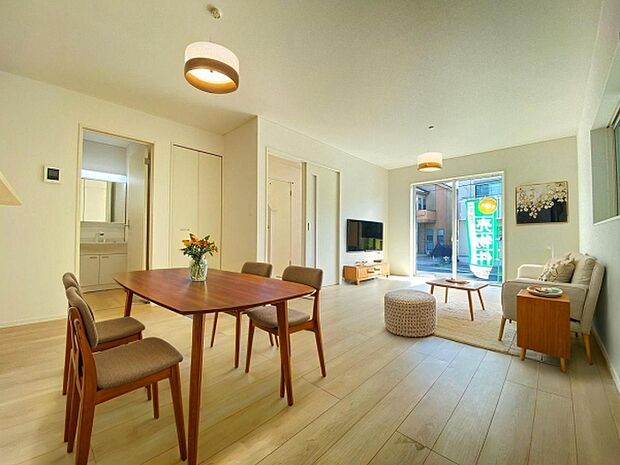 ※本画像はCGで作成しており、実際に現地に家具は置かれておりません。また、価格に家具は含まれておりません。