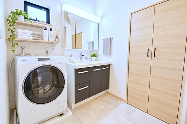 本画像はCGで作成しており、実際に現地に家具は置かれておりません。また、価格に家具は含まれておりません。