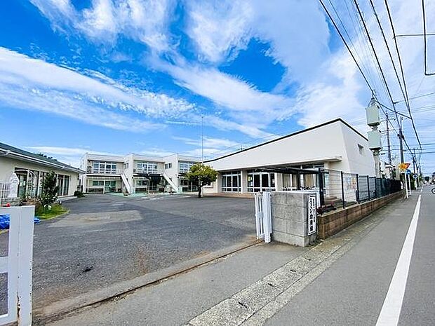 スミレ幼稚園まで593m