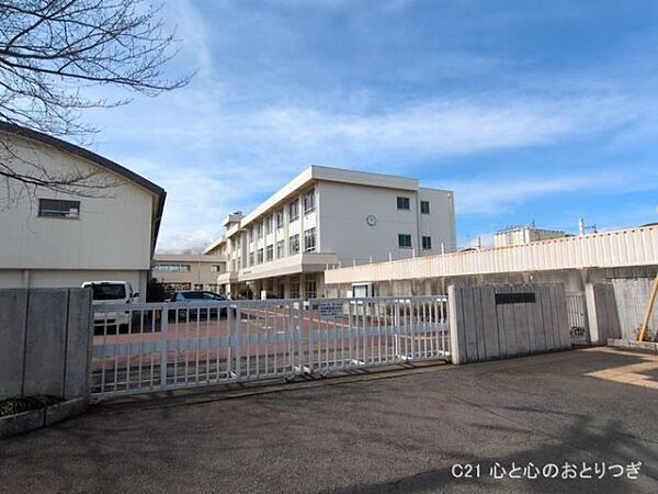 相模原市立新町中学校まで570m