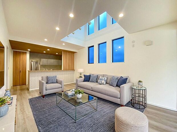 本画像はCGで作成しており、実際に現地に家具や照明は置かれておりません。また、価格に家具や照明の費用は含まれておりません。