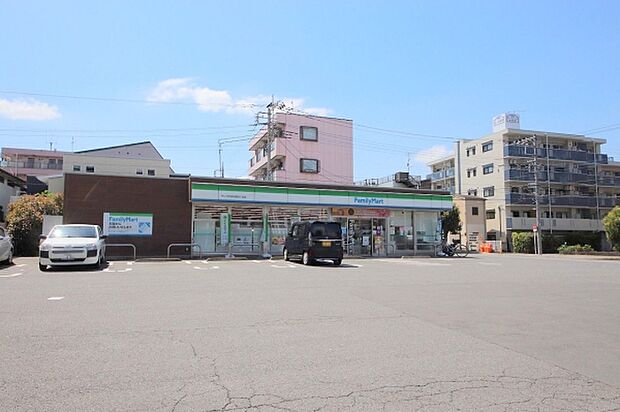 ファミリーマートサンズ中央林間四丁目店まで192m