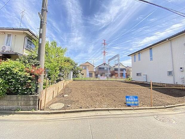 周辺は高い建物が建たない第1種低層住居専用地域。陽射しが遮られにくくなっております。