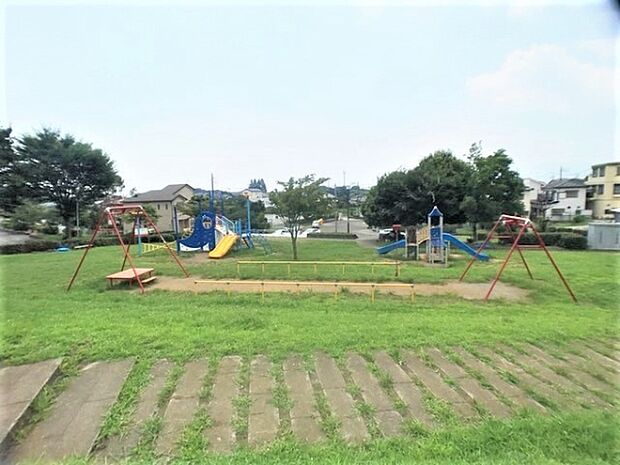 大谷近隣公園まで281m、丹沢大山や富士山を望むことができる公園です。