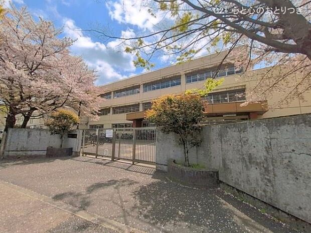 本町田ひなた小学校まで243m