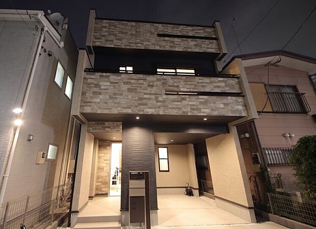 本画像は、CGによる夜景加工がされております。現況と異なる可能性がございます。