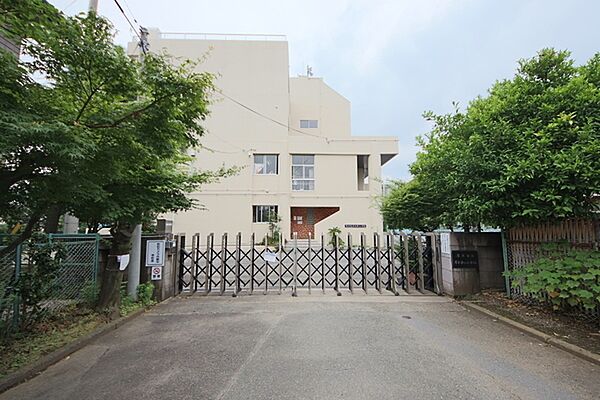 厚木市立厚木第二小学校まで700m