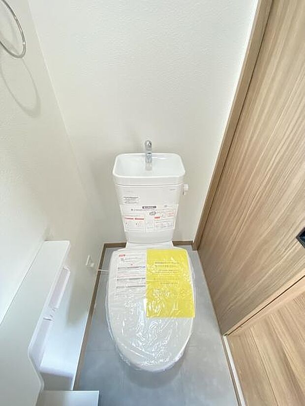壁付けリモコンで操作もスムーズ。毎日使う場所こそ、ストレスフリーに。