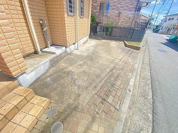 静けさと安心感に包まれた、落ち着きある住まいの周辺環境。