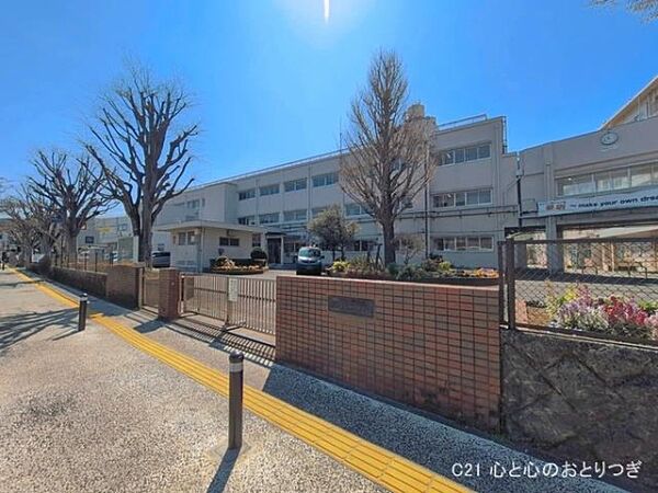横浜市立瀬谷中学校まで850m