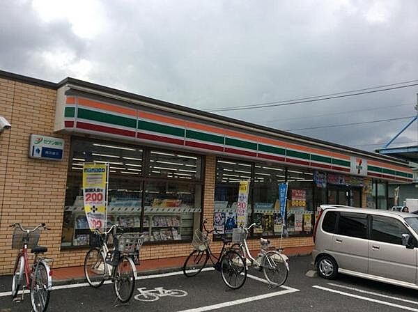 セブンイレブン海老名中新田2丁目店まで638m
