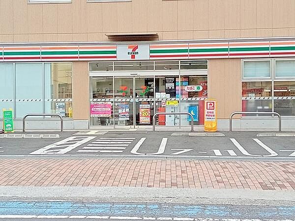 セブンイレブン大和駅西店まで190m
