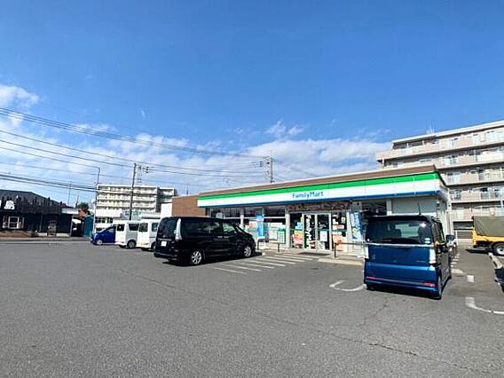 ファミリーマー...