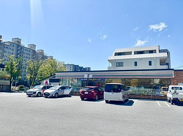 セブンイレブン新松戸5丁目店まで500m