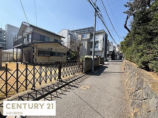 生活利便施設が徒歩9分圏内の便利な住環境