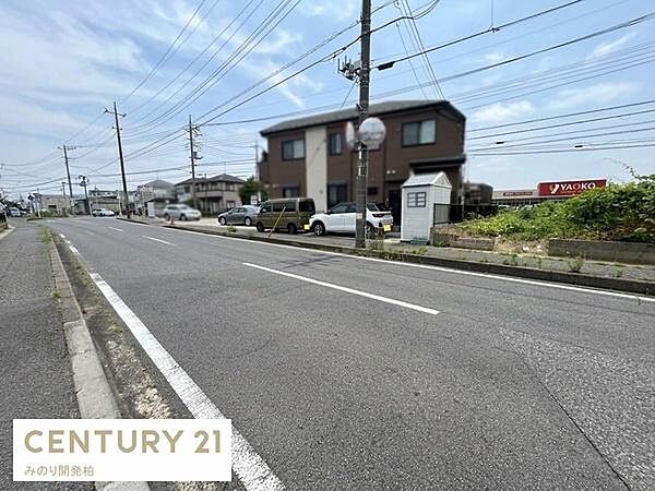 スーパー目の前！毎日のお買い物が便利です