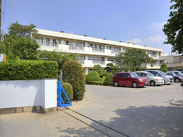 流山市立南部中学校まで900m