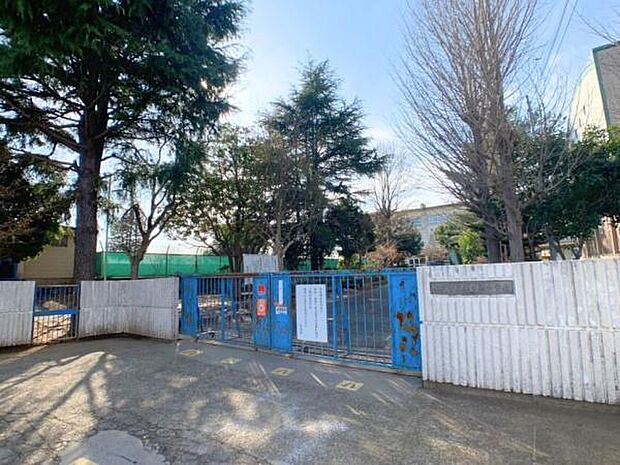 松戸市立栗ケ沢小学校まで640m