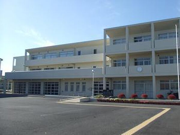 松戸市立小金中学校まで1100m