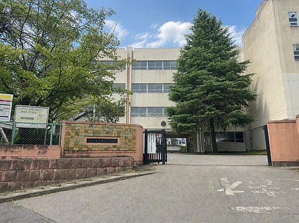 松戸市立上本郷第二小学校まで290m