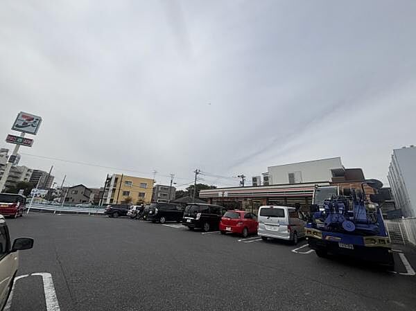 セブンイレブン南流山郵便局前店まで650m