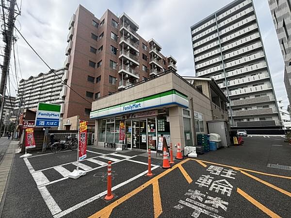ファミリーマート松戸小金店まで80m