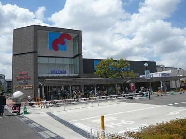 万代中小阪店まで660m