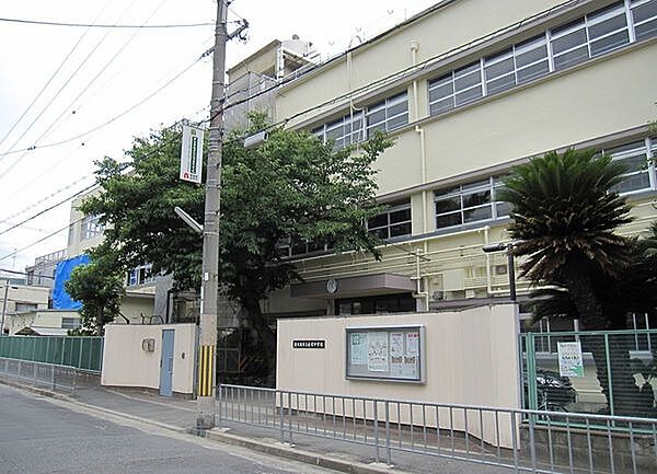 東大阪市立長栄中学校まで1220m