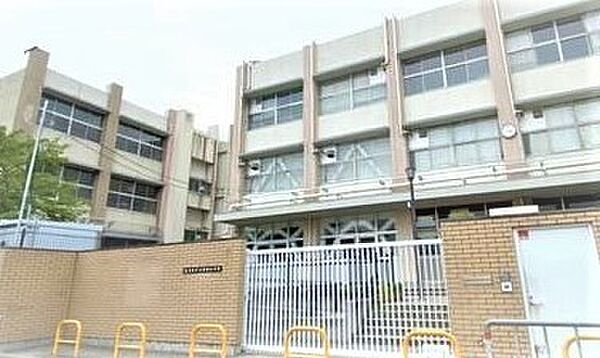 東大阪市立柏田小学校まで245m