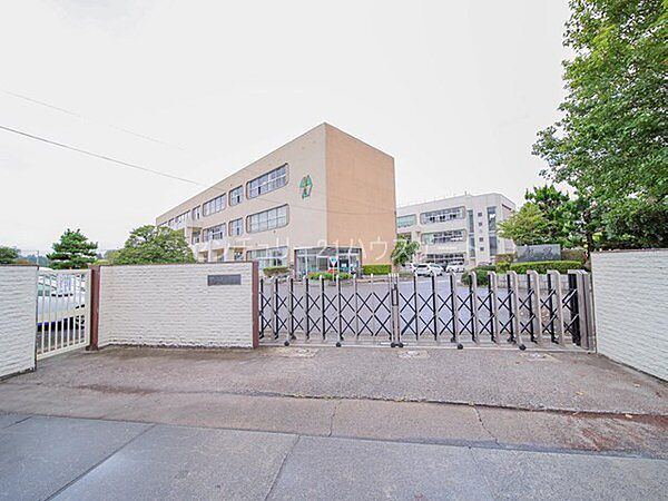 宇都宮市立豊郷中央小学校まで2313m
