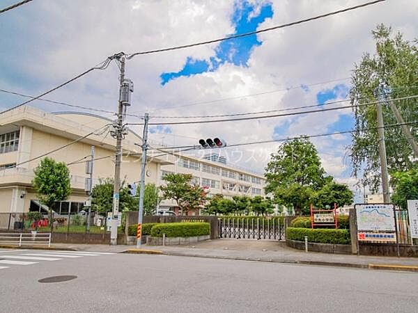 宇都宮市立中央小学校まで1360m
