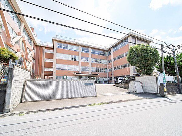 宇都宮市立陽東中学校まで2406m