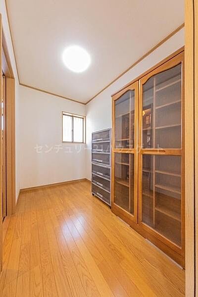 1階の書斎です。リモートワークや趣味の部屋として便利にお使いいただけます。