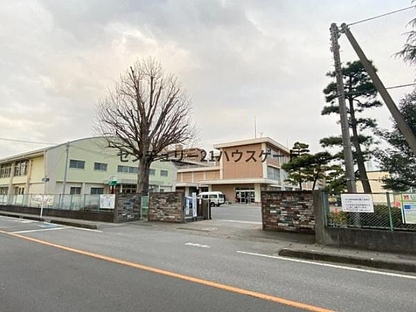 宇都宮市立今泉小学校まで741m