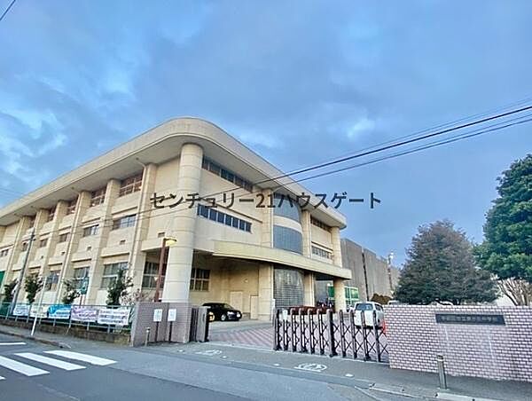 宇都宮市立泉が丘中学校まで1918m