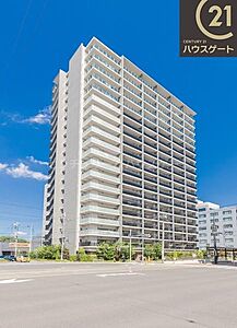 外観:JR宇都宮駅東口エリアにある2022年竣工のタワーレジデンス!洗練されたデザインと風格が漂うハイグレードマンション。 外観:JR宇都宮駅東口エリアにある2022年竣工のタワーレジデンス!洗練されたデザインと風格が漂うハイグレードマンション。