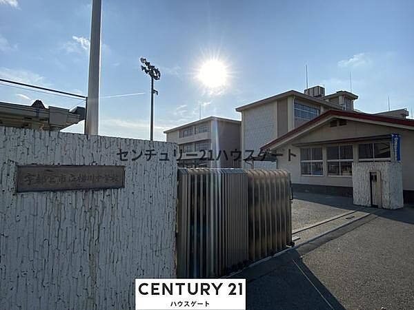 宇都宮市立横川中学校まで2014m