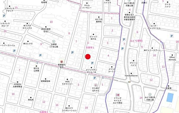 スーパーや薬局が車で約5分圏内でお買い物にも困らない立地。