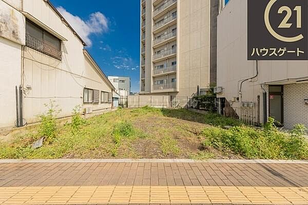 幹線道路へのアクセス良好なロードサイド立地