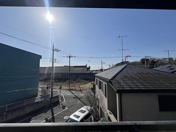 開放感たっぷりで気持ちがよいですね！バルコニーからの眺望です！